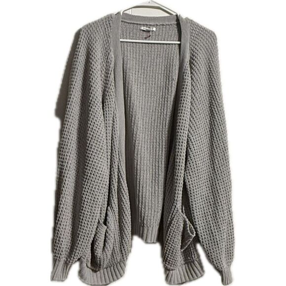 American Eagle Outfitters Sweaters - American Eagle Outfitters Gray Chunky Knit Cardigan